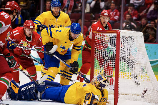 Aleksandr Kulakov, Vitryssland, gör mål bakom Jonas