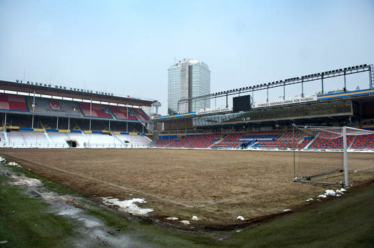 Bla gjennom flere bilder av Fotboll, Råsunda, Snöröjning