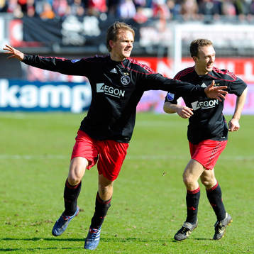  Siem de Jong och Dennis Rommedahl, glädje, jubel.