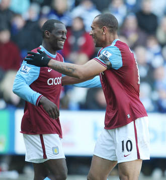  Emile Heskey och John Carew, glädje, jubel.
