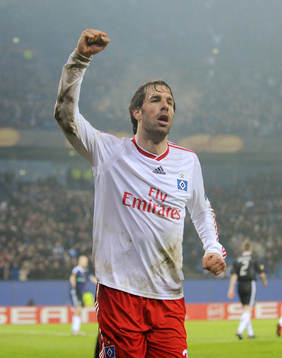  Ruud van Nistelrooy, Hamburg. Glädje, jubel över 2-0.