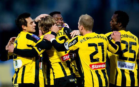  Johan Lind, Dominic Chatto, Jonas Henriksson, John Chibuike, Häcken, jubel.