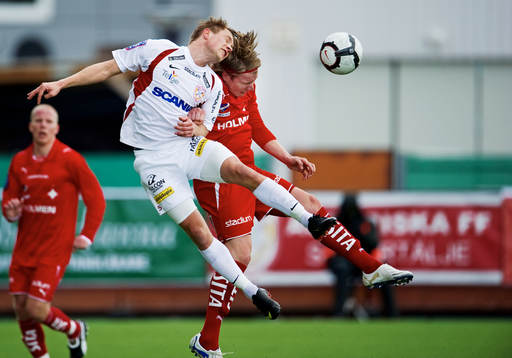 Andi Toompuu, Assyriska, vinner en nickduell mot Tobias