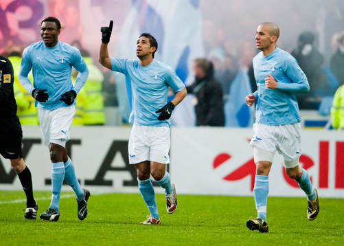  Wilton Figueiredo, Malmö jubel efter mål, med Edward Ofere och Guillermo Molins.