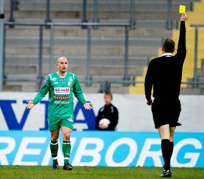 Johan Patriksson, Ljungskile, varning, gult kort