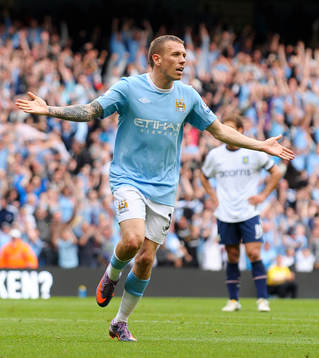  Craig Bellamy, glädje, jubel efter tredje målet för Manchester City.
