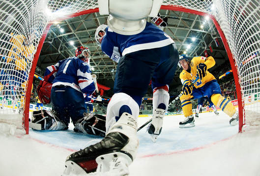 Mattias Weinhandl, Sverige, är framme och oroar Eddy