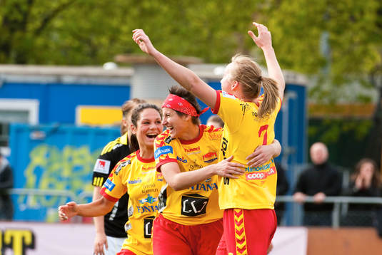  Jubel i Tyresö efter 0-2 av Karin Lissel