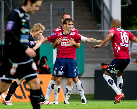  Björn Anklev, Örgryte, gör sitt första av 2 mål för dagen. JUBEL