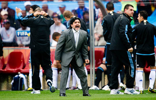  Diego Maradona, förbundskapten Argentina jubel vid 1-0.