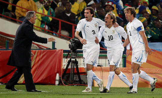  Diego Forlan och Diego Lugano och Diego Godin, glädje, jubel efter 0-1 till Uruguay
