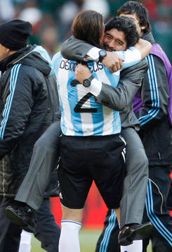  Diego Maradona, förbundskapten, Argentina, glädje, jubel.
