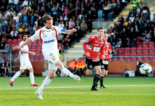 Göran Marklund, Assyriska, skjuter in 3-1