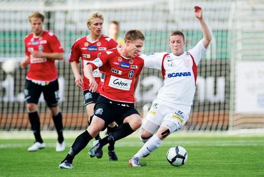 Morten Nielsen, Landskrona, utmanas av Haris Laitinen,