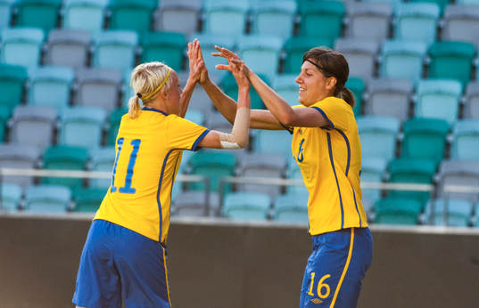  Linnea liljegärd och Linda Forsberg jubel.