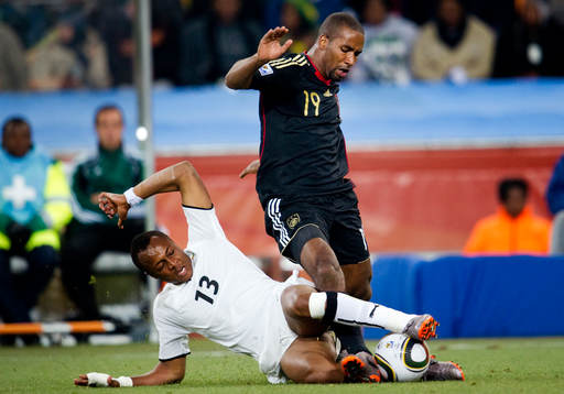 André Ayew, Ghana, Cacau, Tyskland glidtackling