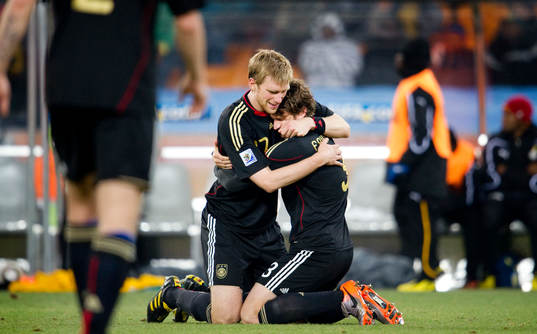  Per Mertesacker, Arne Friedrich, Tyskland jubel.
