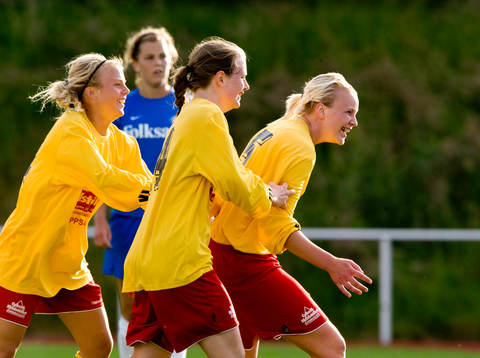  Lisa Hägglund, Uppland, jubel och Sofia Nilsson.