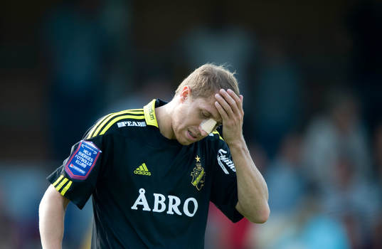 Kenny Pavey, bruten näsa