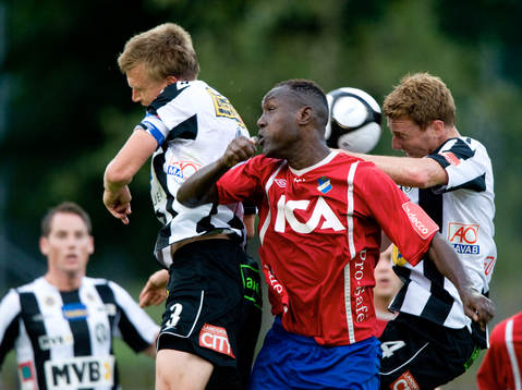 Oliver Karekezi, Öster, nickduell med Linus Malmkvist,