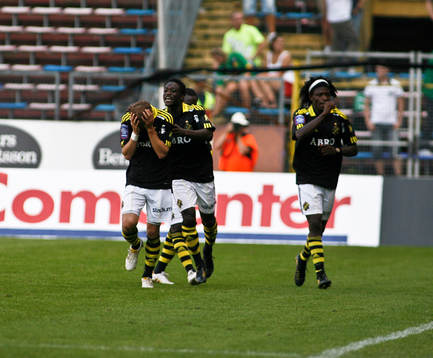  Saihou Jagne och Kenny Pavey och Muhamed Bangura, AIK (Jubel)