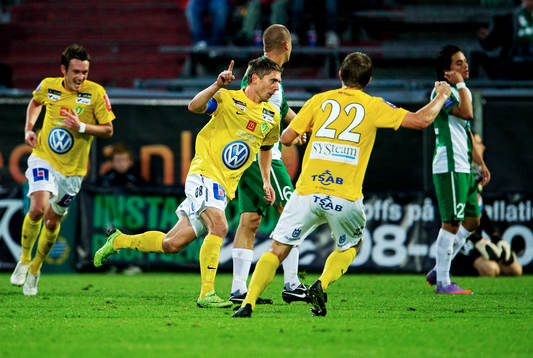  Dennis Östlund, Jönköping, jubel efter att ha gjort 0-1.