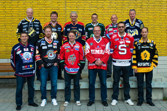 Bakre raden från vänster: Roger Melin, tränare, AIK,