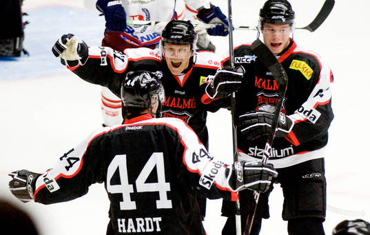 Nichlas Hardt, Malmö gör 3-2. jubel