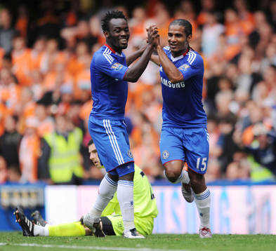  Michael Essien och Florent Malouda, glädje, jubel efter fjärde målet för Chelsea.
