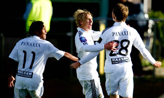  Antônio Flávio, Pontus Engblom, Viktor Lundberg, AIK jubel.