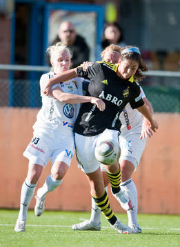 Anna Paulson, Umeå och Fiona O´Sullivan, AIK