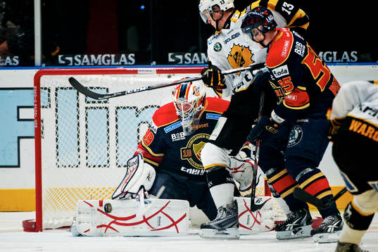 Mikko Lehtonen, Skellefteå, oroar framför Stefan