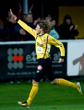  2-0 Peter Gitzelov, Mjällby, jubel.