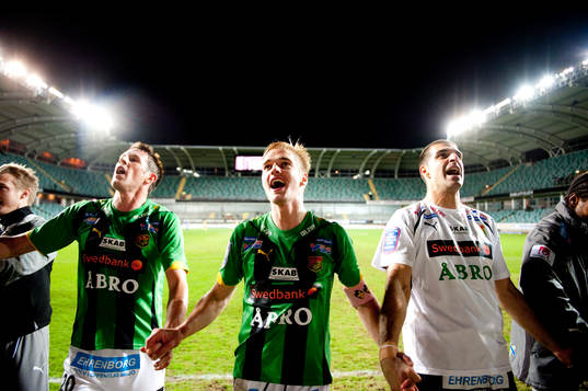  Kenneth Gustafsson, Johan Mårtensson, Dime Jankulovski, målvakt, GAIS jubel.