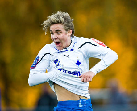  1-2 och allsvenskan, inhopparen Christoffer Nyman, 18 år,  blev hjälte. Jubel, glädje.