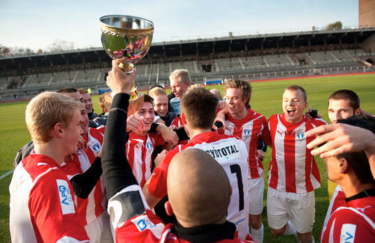   Jubel i Malmö, Svenska Mästare 2010. Glädje, pokal.
