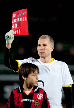 Häcken ger rasismen rött kort, Jonas Henriksson, Häcken. Ge rasismen rött kort.