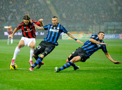 Zlatan Ibrahimovic, Milan blir fälld av Marco Materazzi