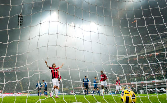 Zlatan Ibrahimovic, gör mål på straff bakom Luca