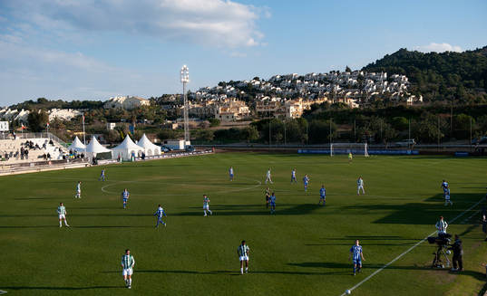  La manga sports club, IEC