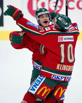 Robin Lindqvist, Frölunda, gör 3-0, jubel Johan Klingberg