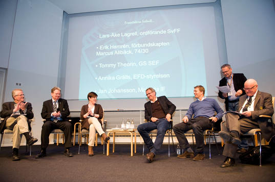  Paneldebatt med Jan Johansson, Moheda, Tommy Theorin, SEF, Annika Grälls, EFD, Förbundskapten Erik Hamrén,  Marcus Allbäck och Lars-Åke Lagrell