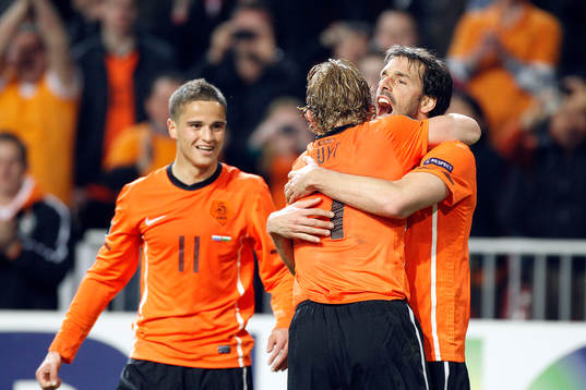  Ruud van Nistelrooy, Holland, jubel efter 3-2 med Dirk Kuyt och Ibrahim Afellay.