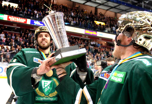 Cristopher Nihlstorp, målvakt, Färjestad får bucklan.