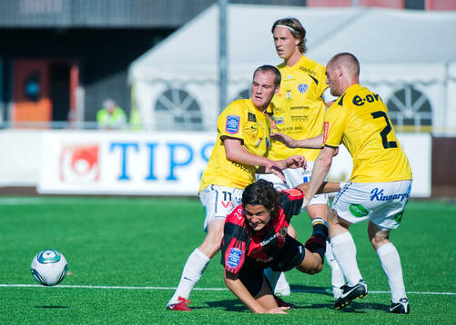 Miiko Albornoz, Brommapojkarna, Christoffer Carlsson,