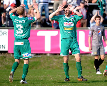  Marcus Jarlegren, Aleksandar Kitic, Ljungskile, jubel.