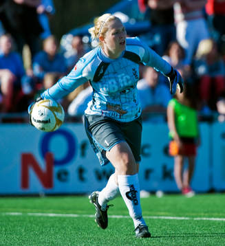 Thora Helgadottir, målvakt