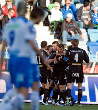  Fredrik Nordback och Valdet Rama, Örebro, jubel efter 0-1.