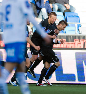  Fredrik Nordback och Valdet Rama, Örebro, jubel efter 0-1.