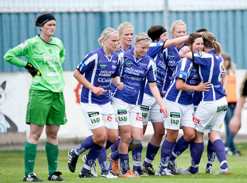  Rebecca Angus, Jitex, gör 1-0, jubel. Anna Carlsson-Dahlberg, målvakt Piteå